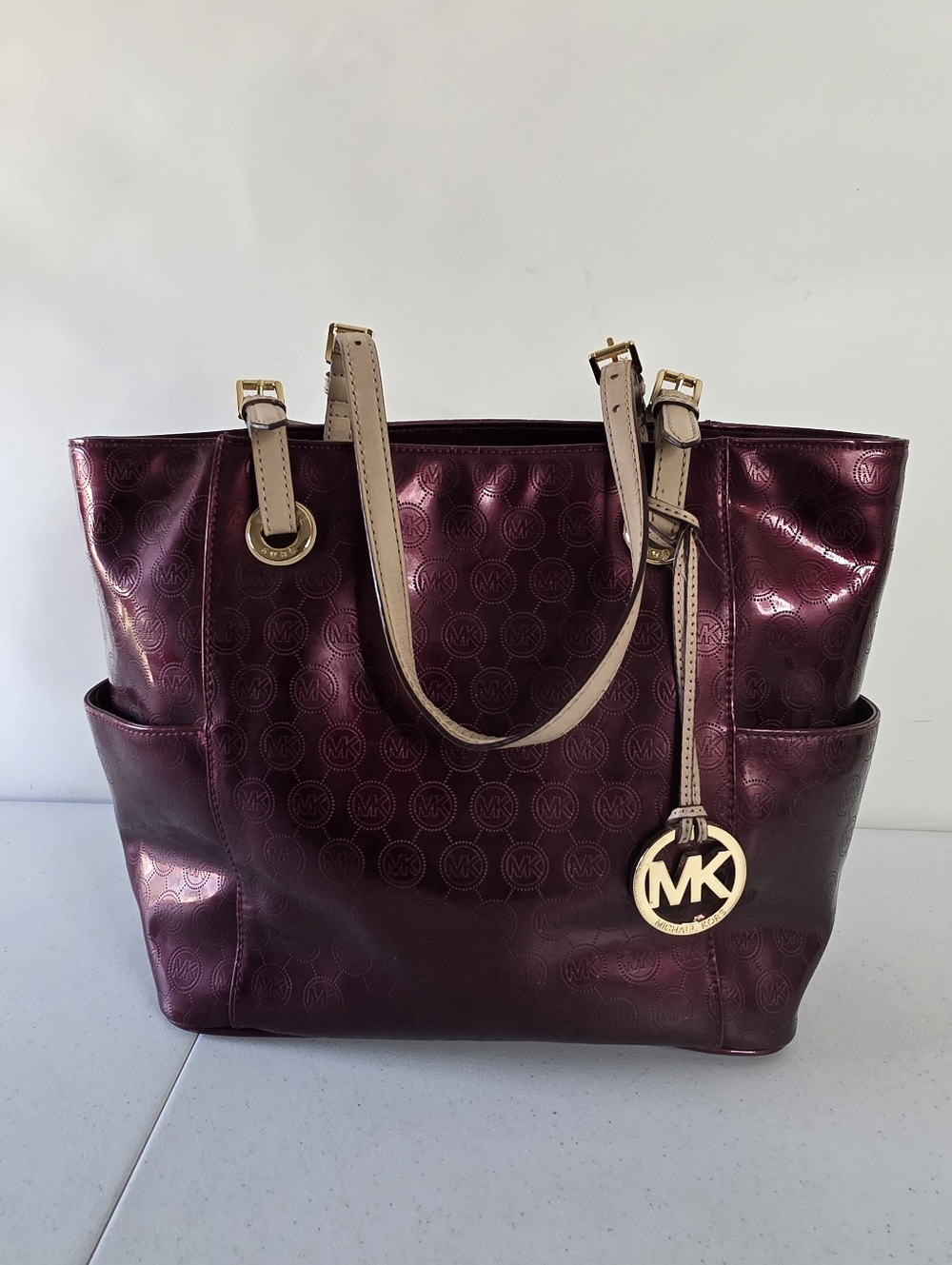Michael Kors Jet Set East West Signature Bordeaux Patent Leather Tote Roomy - Picture 1 of 16